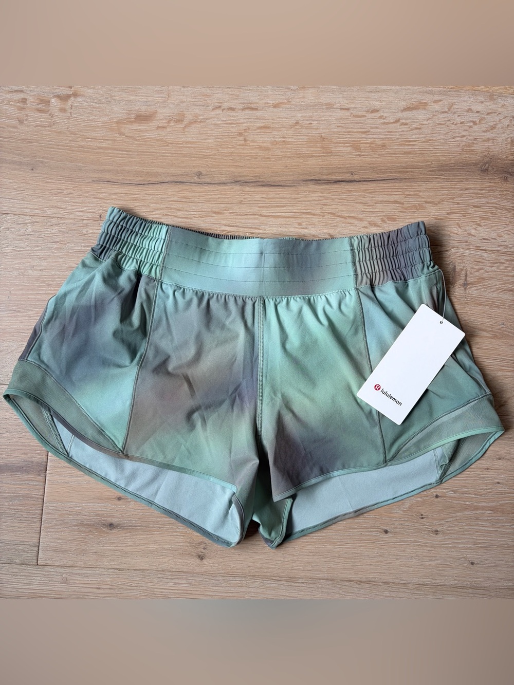 NWT Lululemon Hotty Hot High Rise Lined Short 2.5 Chroma Drift Size 12*O15 - Picture 2 of 4
